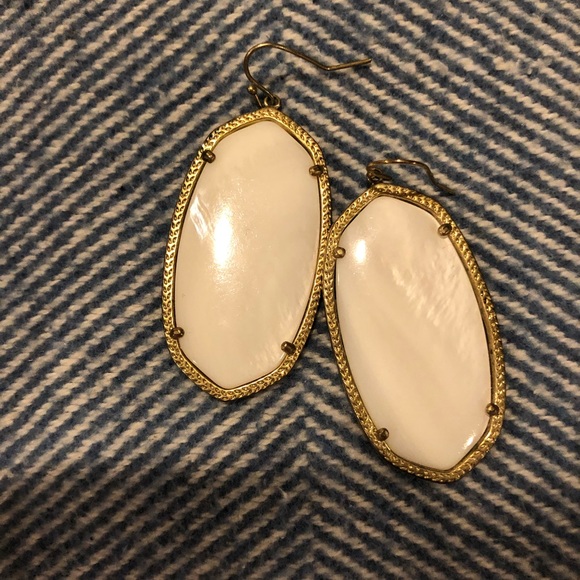 Kendra Scott Danielle earrings - Picture 5 of 6